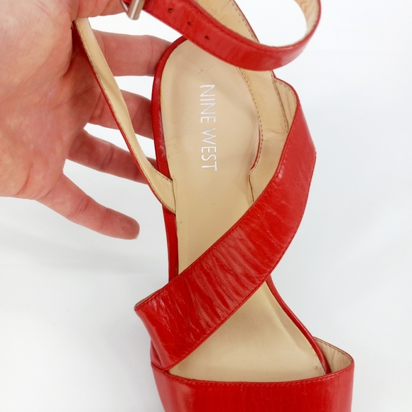 Nine West Size 8.5 Red Leather Strappy Low Heeled Sandals NEW - Picture 5 of 6